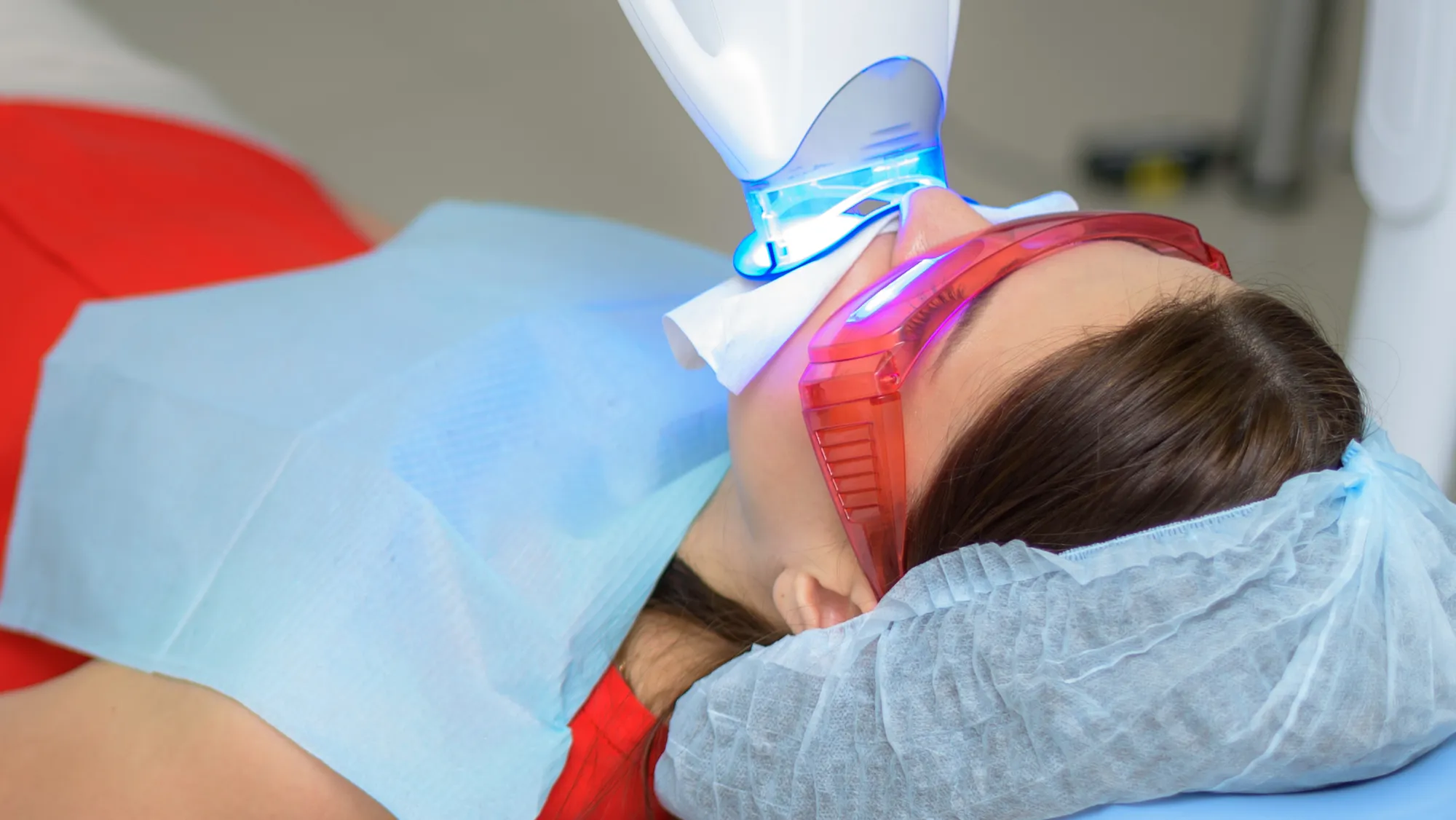 In surgery whitening laser