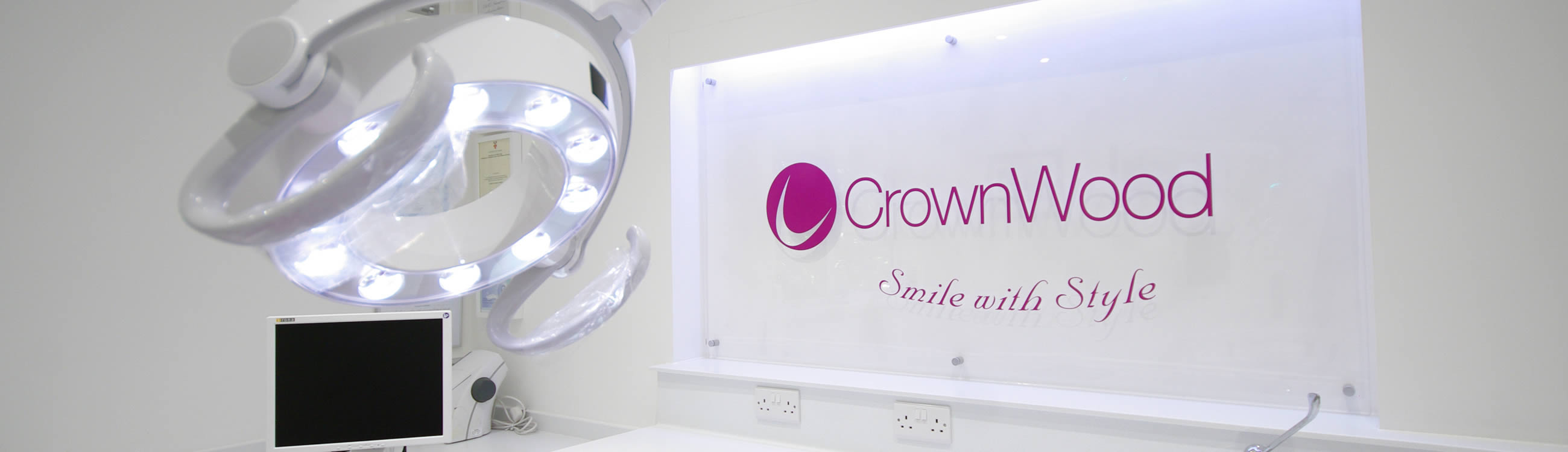 Online dental referral form for CrownWood Dental in Bracknell